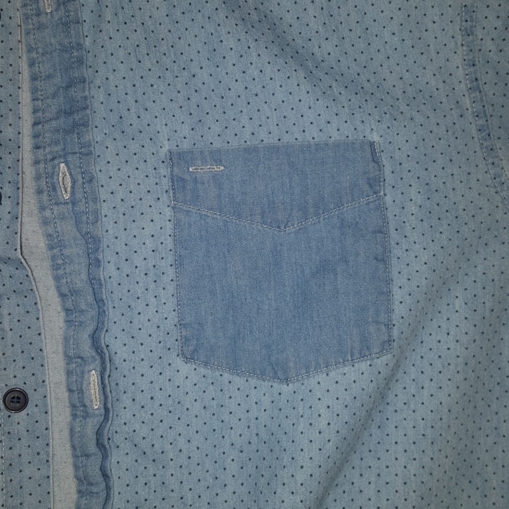 Button up - Picture 2 of 4
